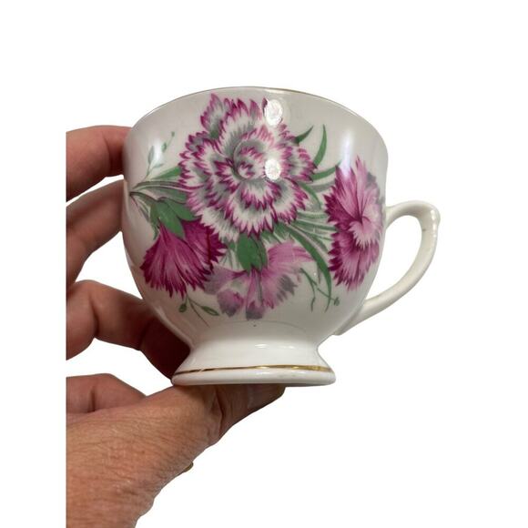 Vintage Danielle Bone Fine China Tea Cup & Saucer Set Floral Design Gold Trim - Picture 7 of 7